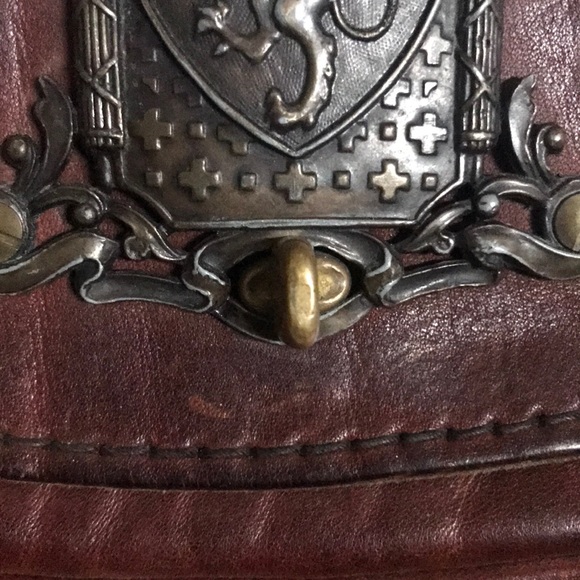 Crested Leather Flap Crossbody 😘😘 - Picture 6 of 8